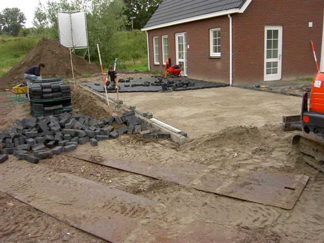 Grondwerk in Den Haag voor het bouwrijp maken van de grond